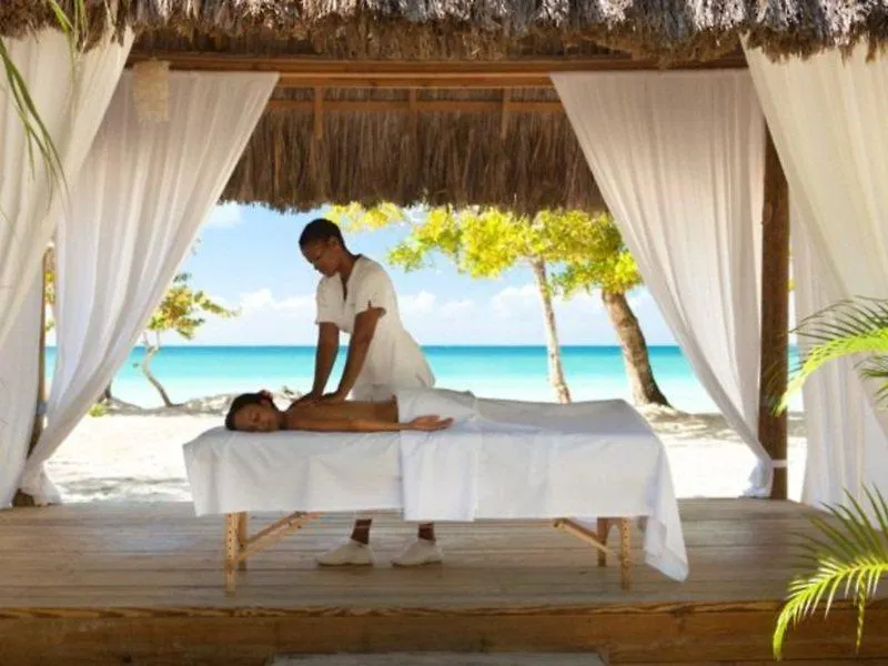 מלון Couples Negril (Adults Only)